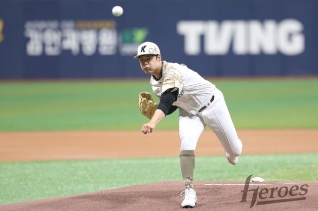 부상 복귀전서 호투 키움 정현우…홍원기 감독 "기대 이상 잘 던졌다"